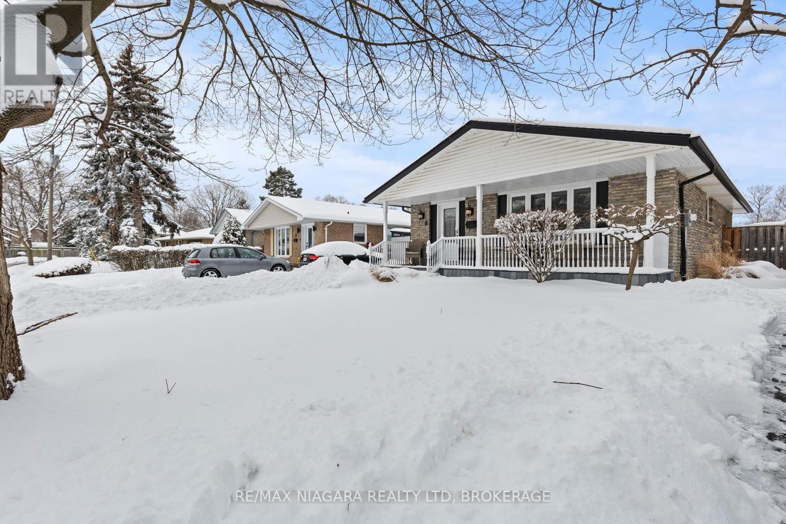 8 Carousel Circle, St. Catharines (443 - Lakeport), Ontario  L2N 6E1 - Photo 3 - X11966847