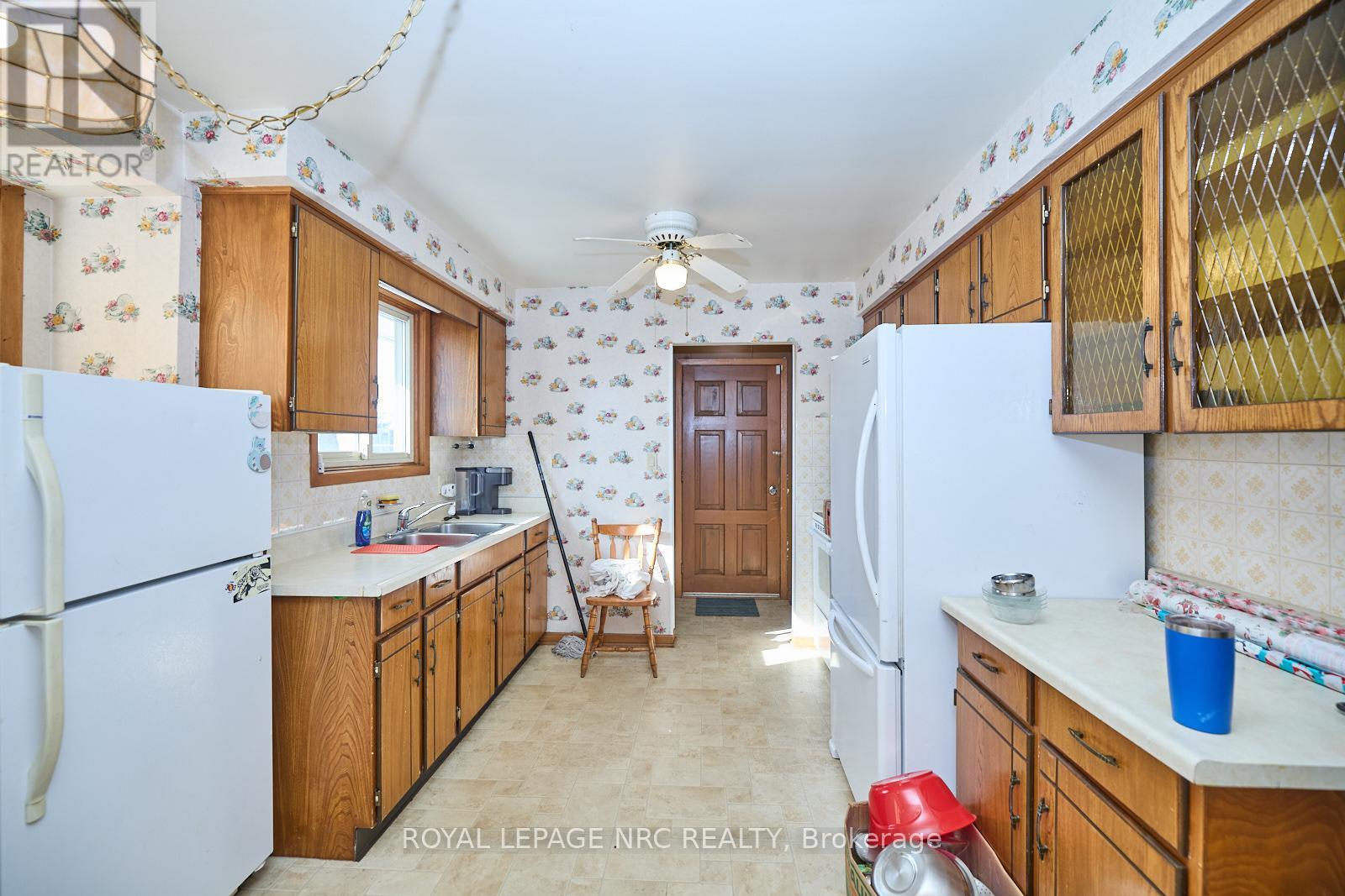 8 Huntley Crescent, St. Catharines (444 - Carlton/bunting), Ontario  L2M 6E6 - Photo 9 - X11973919