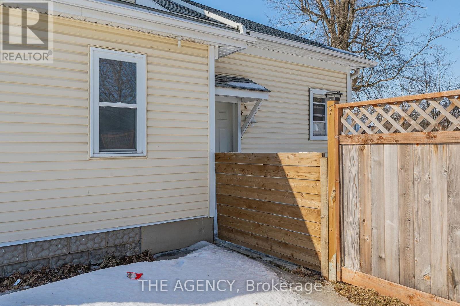 244 Gilmore Road, Fort Erie (332 - Central), Ontario  L2A 2M3 - Photo 6 - X11976072