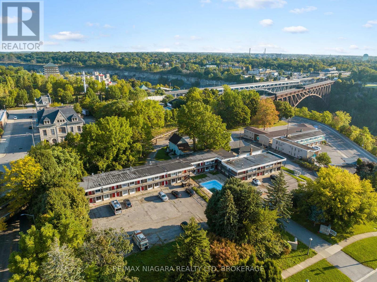 4625 Cataract Avenue, Niagara Falls, Ontario  L2E 3M3 - Photo 16 - X11978497