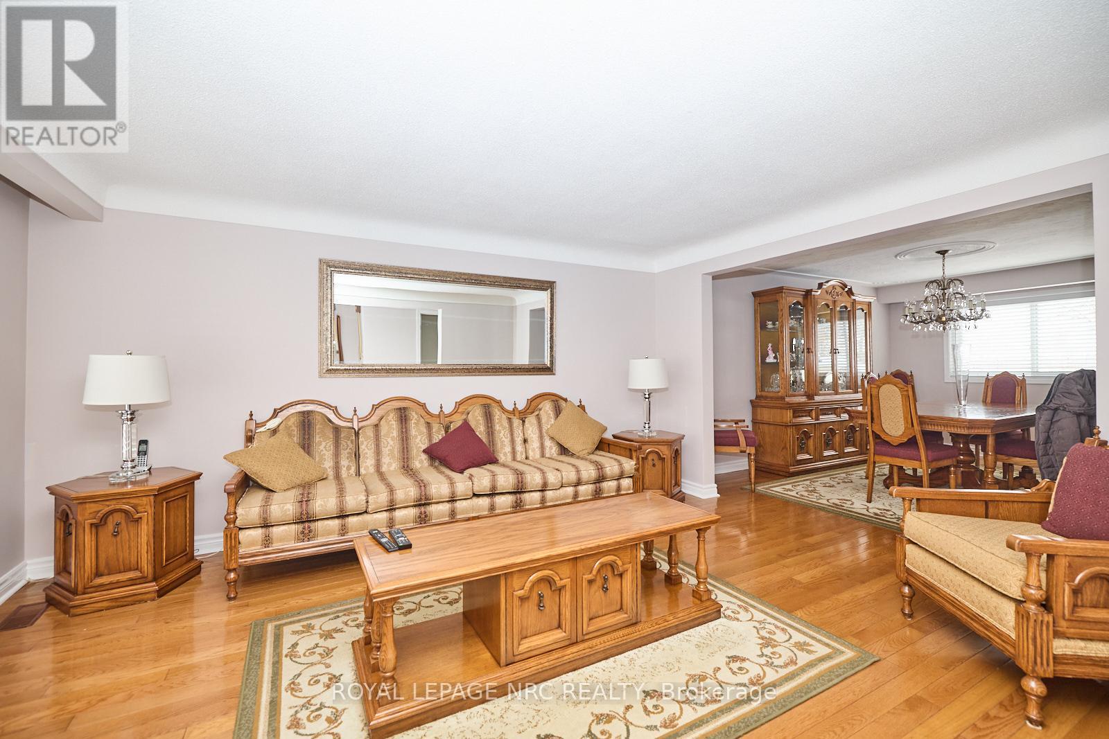 63 Adel Drive, St. Catharines (444 - Carlton/bunting), Ontario  L2M 3W9 - Photo 11 - X11981857