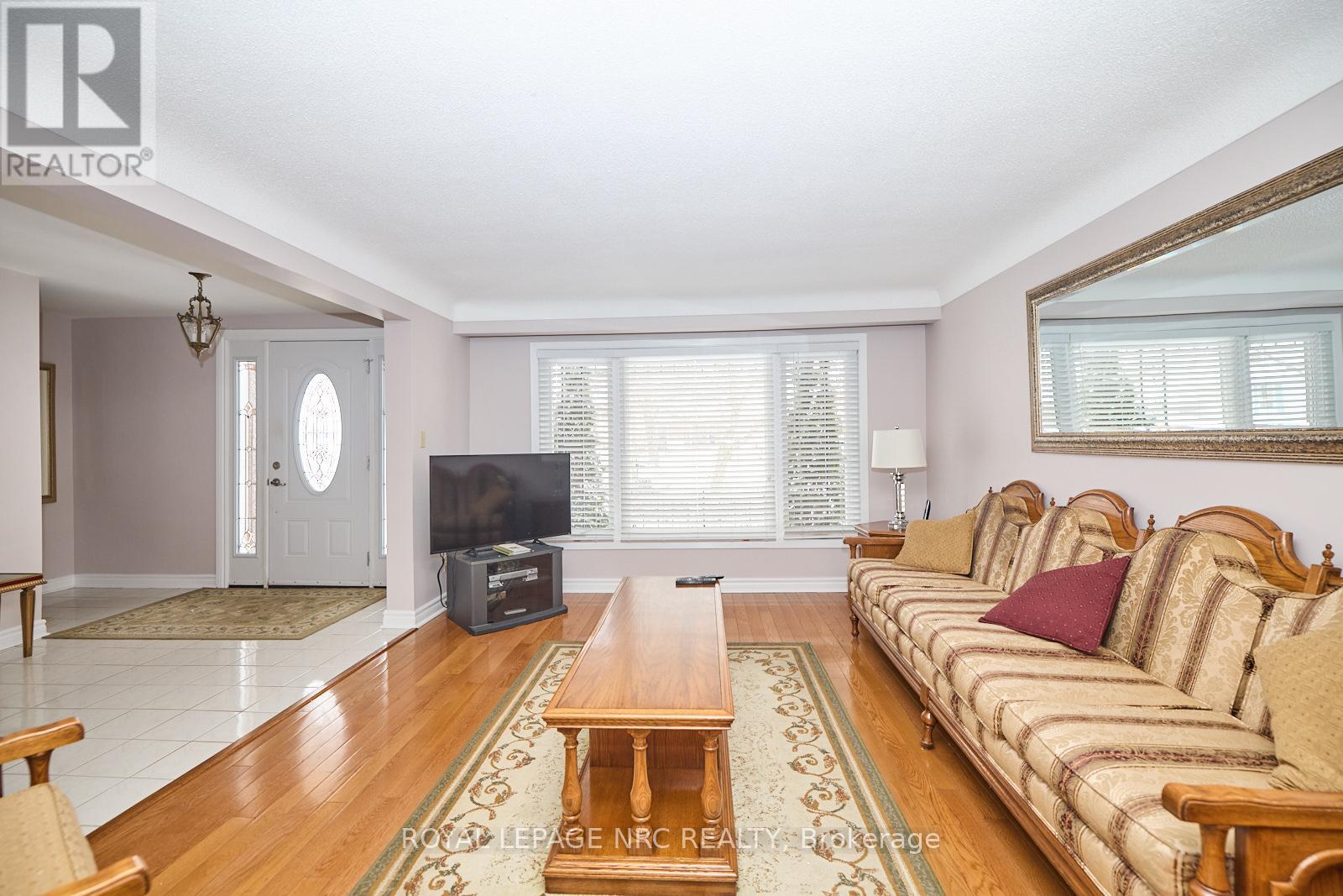 63 Adel Drive, St. Catharines (444 - Carlton/bunting), Ontario  L2M 3W9 - Photo 12 - X11981857