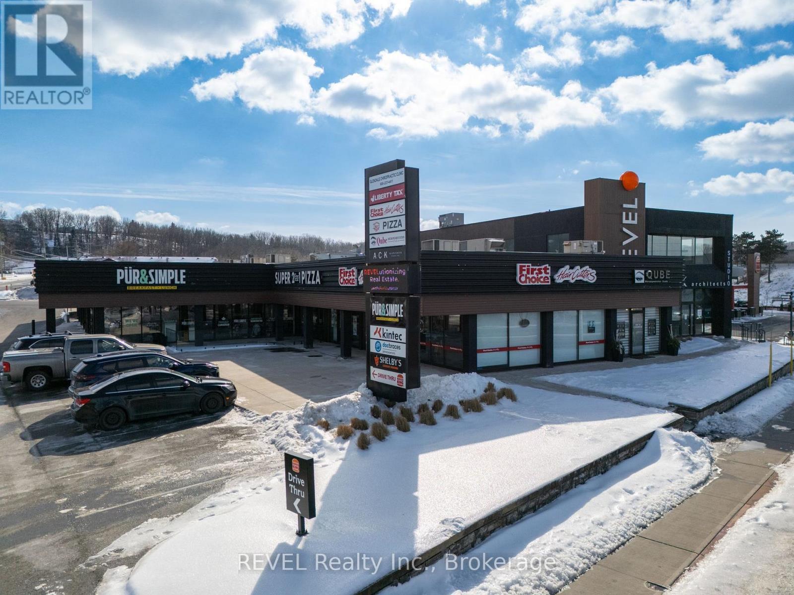 9 - 290 Glendale Avenue, St. Catharines (460 - Burleigh Hill), Ontario  L2T 2L3 - Photo 6 - X11982045