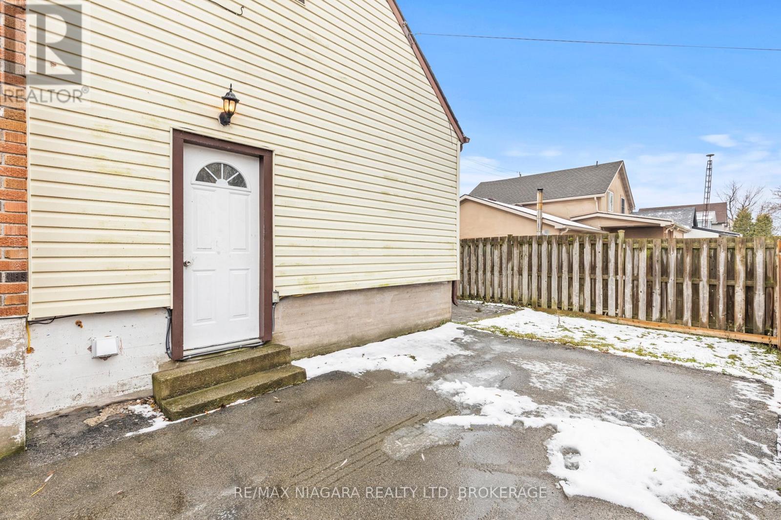 130 Killaly Street E, Port Colborne, Ontario  L3K 1N6 - Photo 9 - X11913945