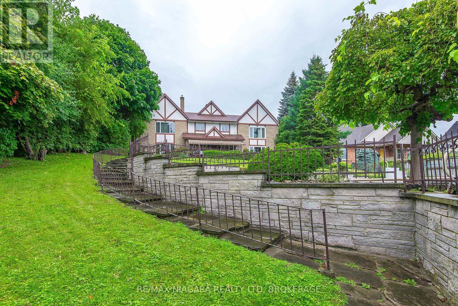 140 LAKESHORE ROAD, Fort Erie, Ontario