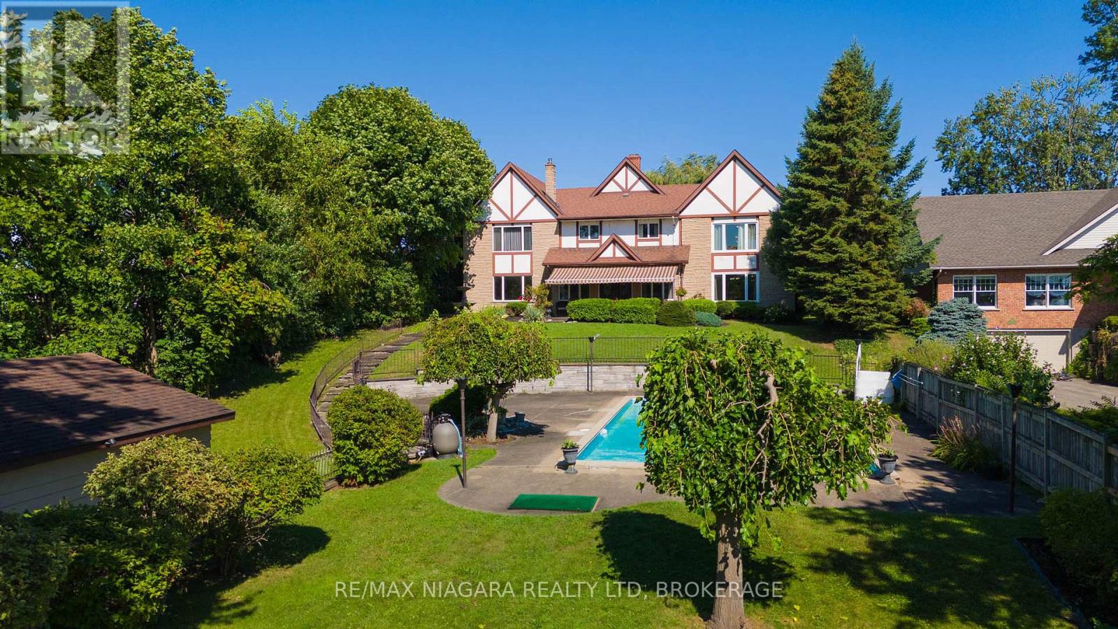 140 Lakeshore Road, Fort Erie, Ontario  L2A 1B2 - Photo 2 - X11995455