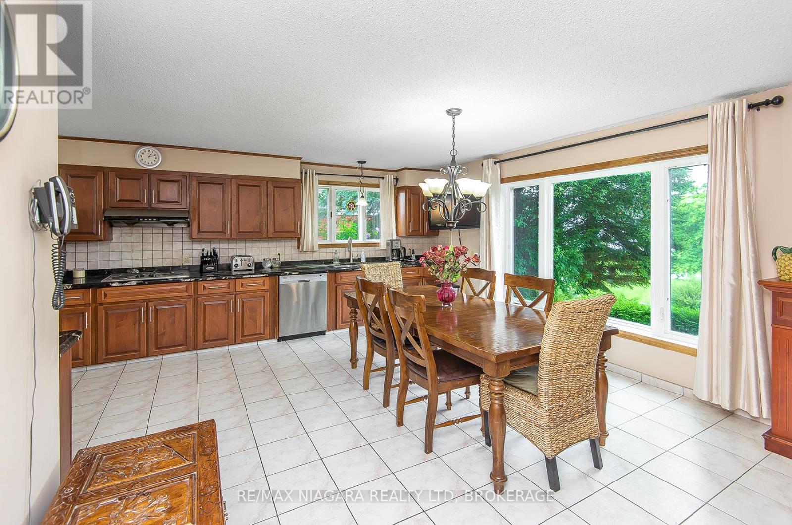 140 Lakeshore Road, Fort Erie, Ontario  L2A 1B2 - Photo 46 - X11995455