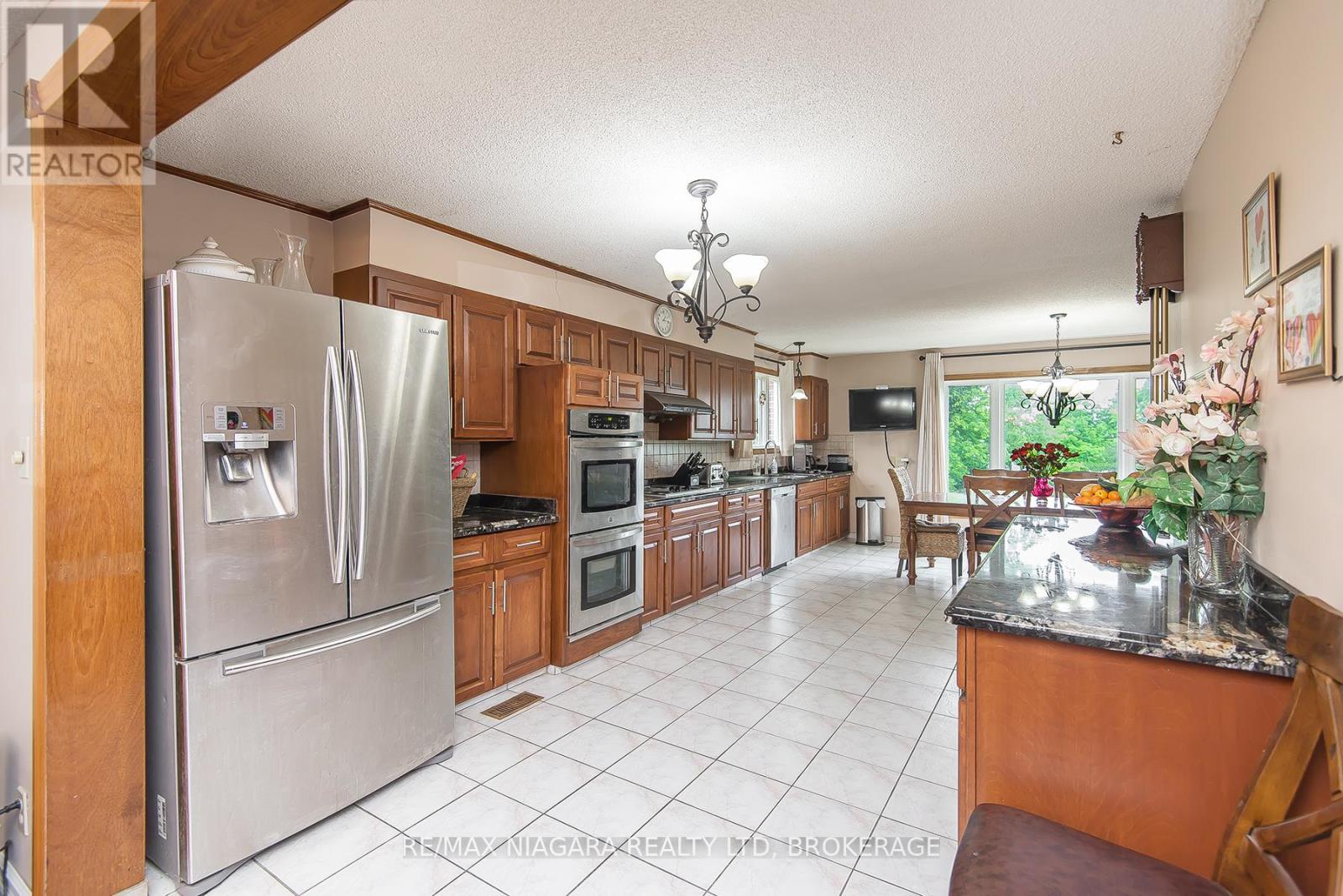 140 Lakeshore Road, Fort Erie, Ontario  L2A 1B2 - Photo 47 - X11995455