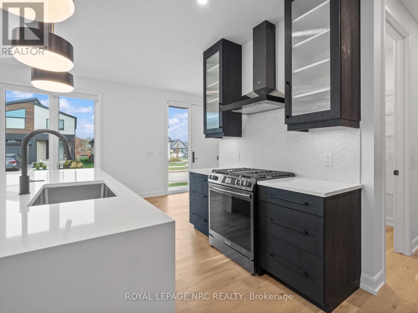 200 Klager Avenue, Pelham, Ontario  L0S 1E6 - Photo 13 - X12004575