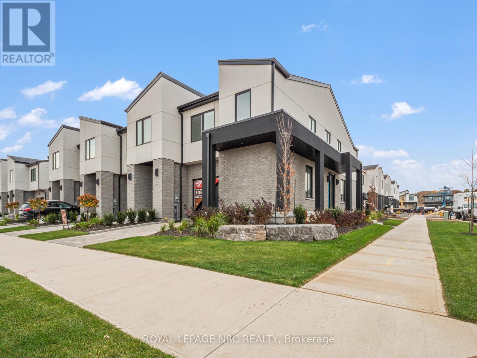 200 Klager Avenue, Pelham, Ontario  L0S 1E6 - Photo 2 - X12004575