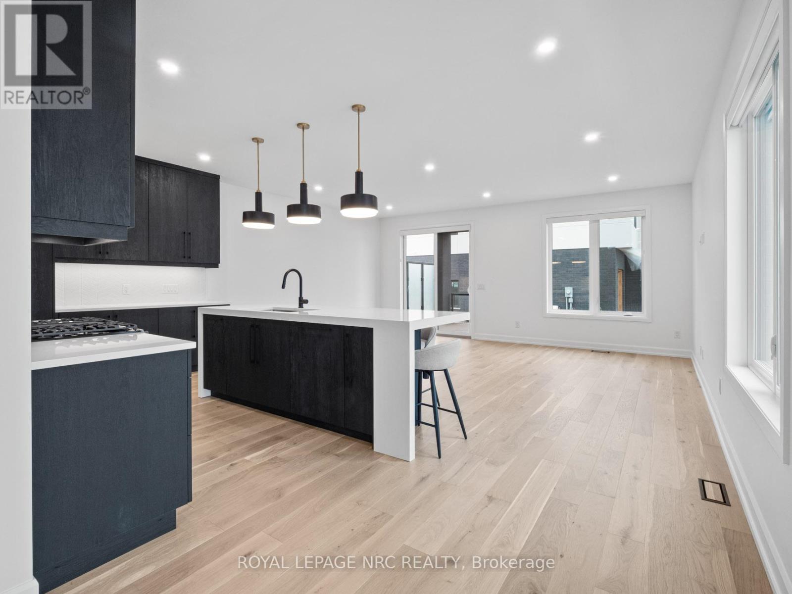 200 Klager Avenue, Pelham, Ontario  L0S 1E6 - Photo 8 - X12004575