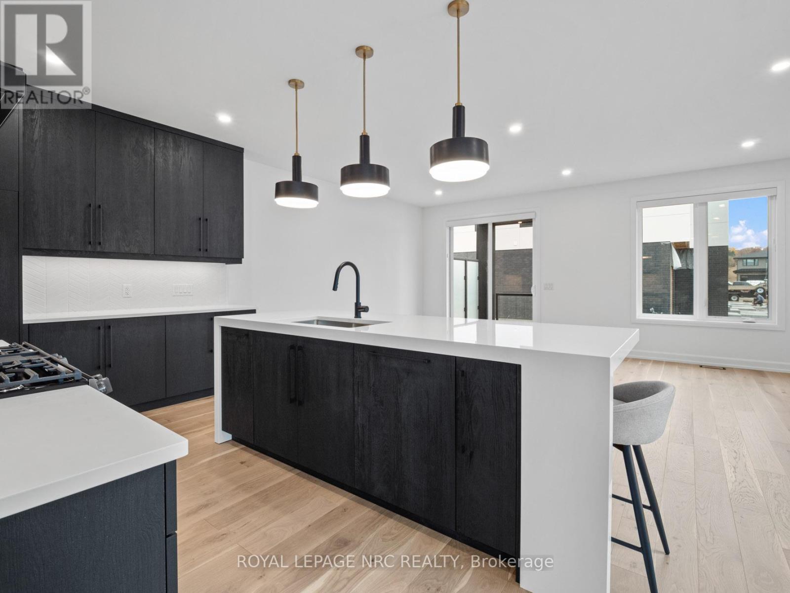 200 Klager Avenue, Pelham, Ontario  L0S 1E6 - Photo 9 - X12004575