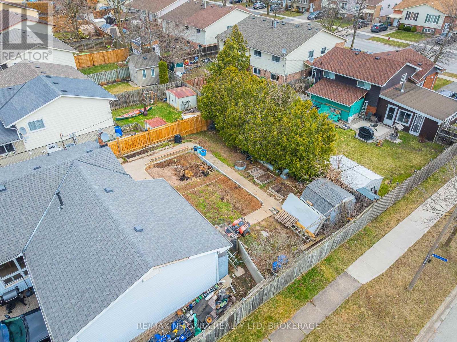 8420 Lamont Avenue, Niagara Falls, Ontario  L2G 6V8 - Photo 35 - X12044326