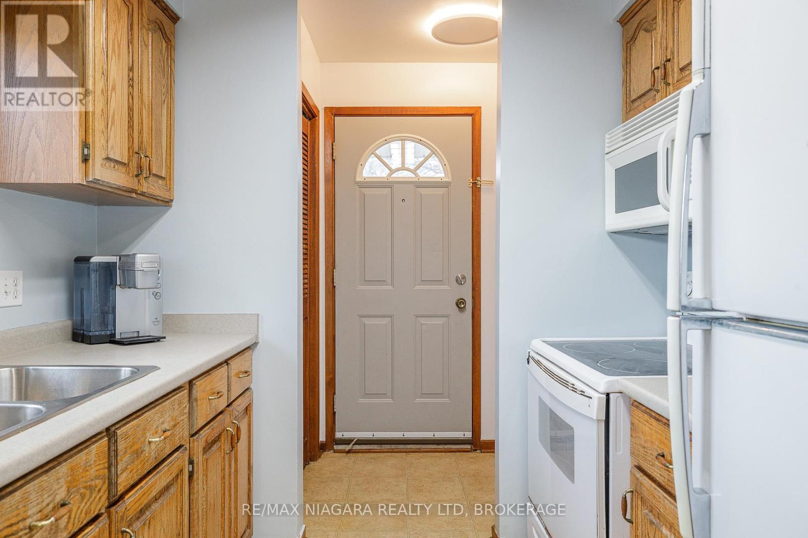 8420 Lamont Avenue, Niagara Falls, Ontario  L2G 6V8 - Photo 4 - X12044326