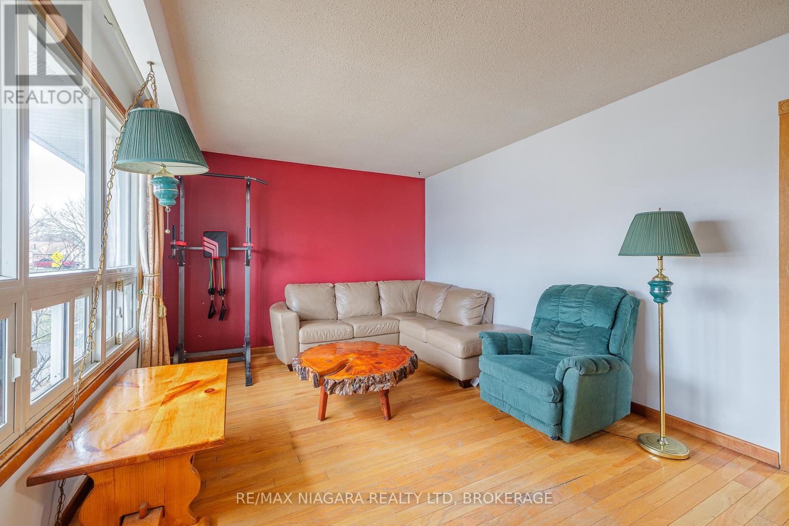 8420 Lamont Avenue, Niagara Falls, Ontario  L2G 6V8 - Photo 6 - X12044326