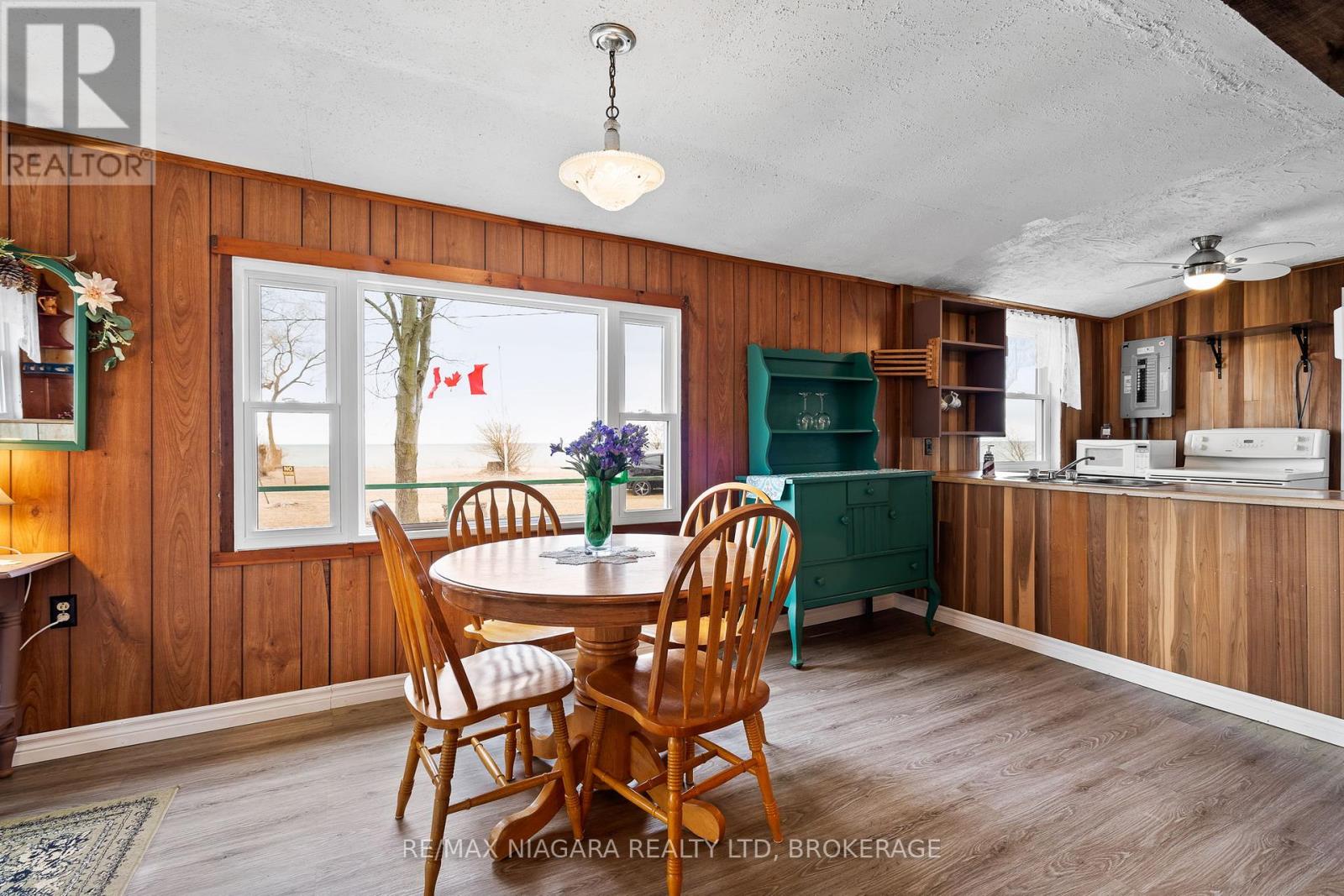 32 Erie Heights Line, Haldimand, Ontario  N0A 1K0 - Photo 12 - X12047863