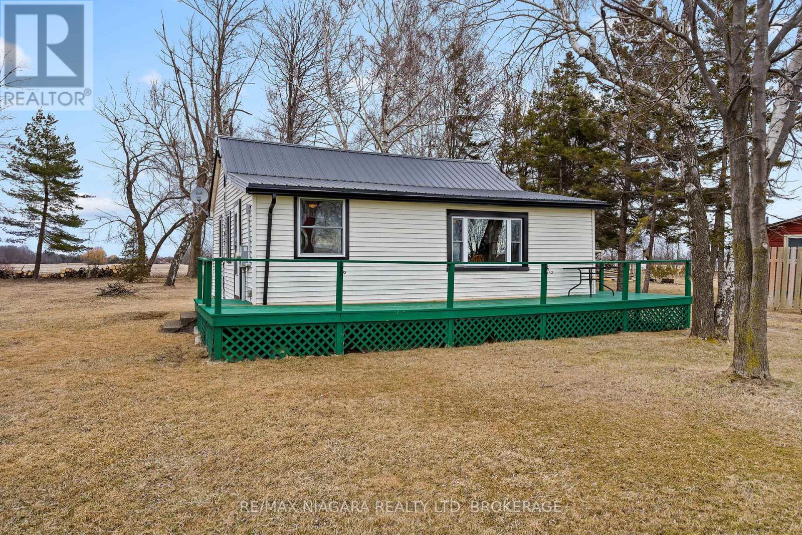 32 Erie Heights Line, Haldimand, Ontario  N0A 1K0 - Photo 7 - X12047863