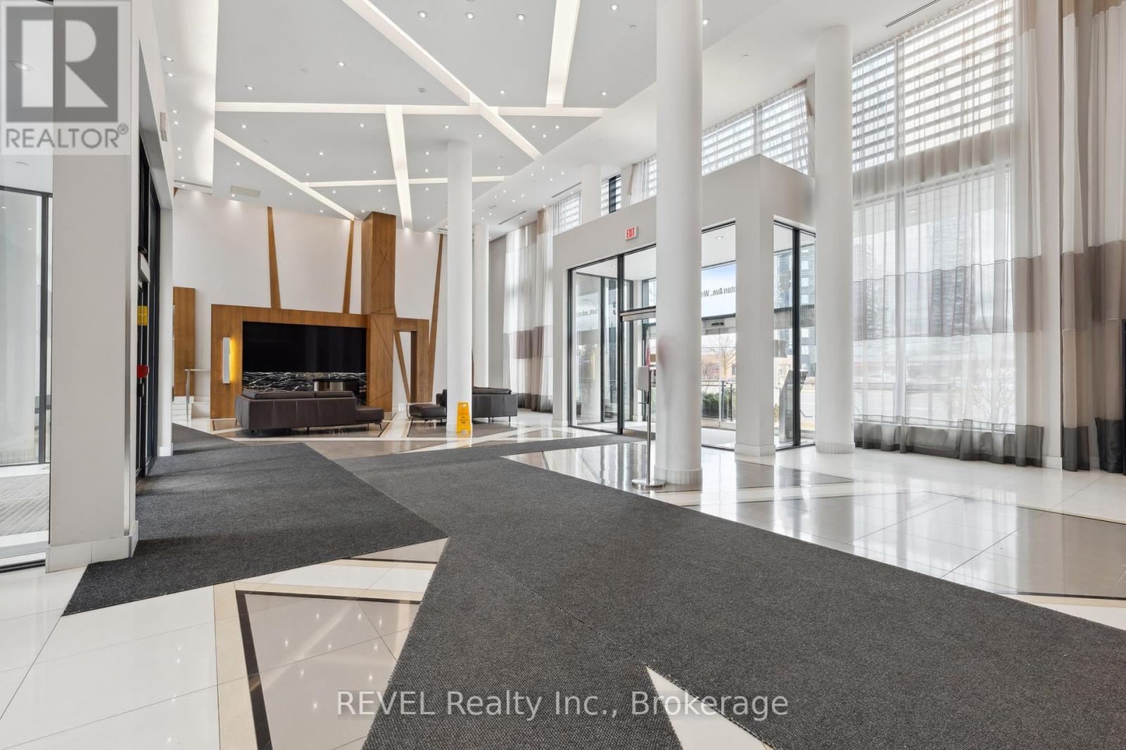 310 - 75 Eglinton Avenue W, Mississauga, Ontario  L5R 0E5 - Photo 27 - W12066678