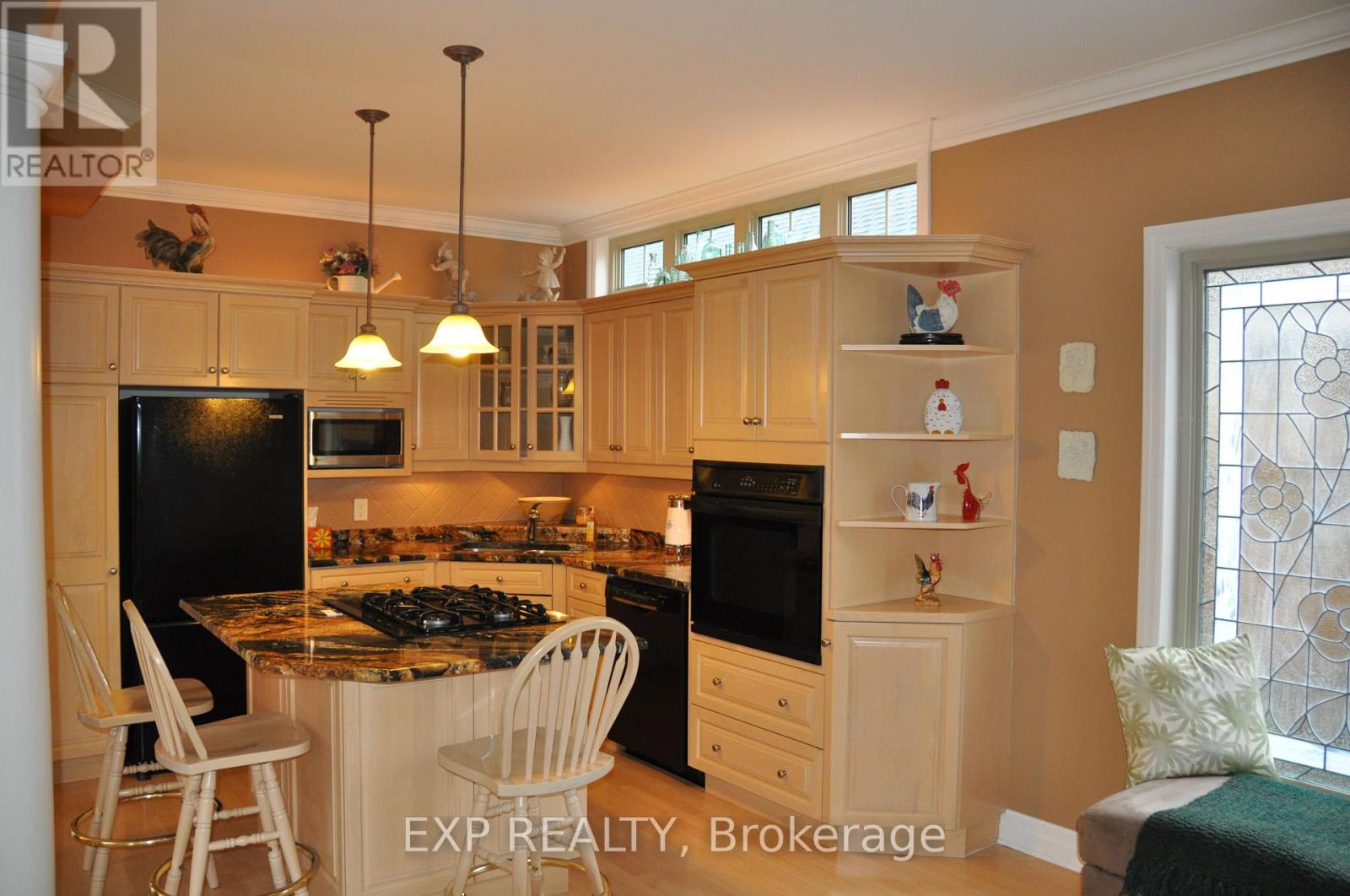 172 Dalhousie Avenue E, St. Catharines, Ontario  L2N 4X7 - Photo 3 - X12066780