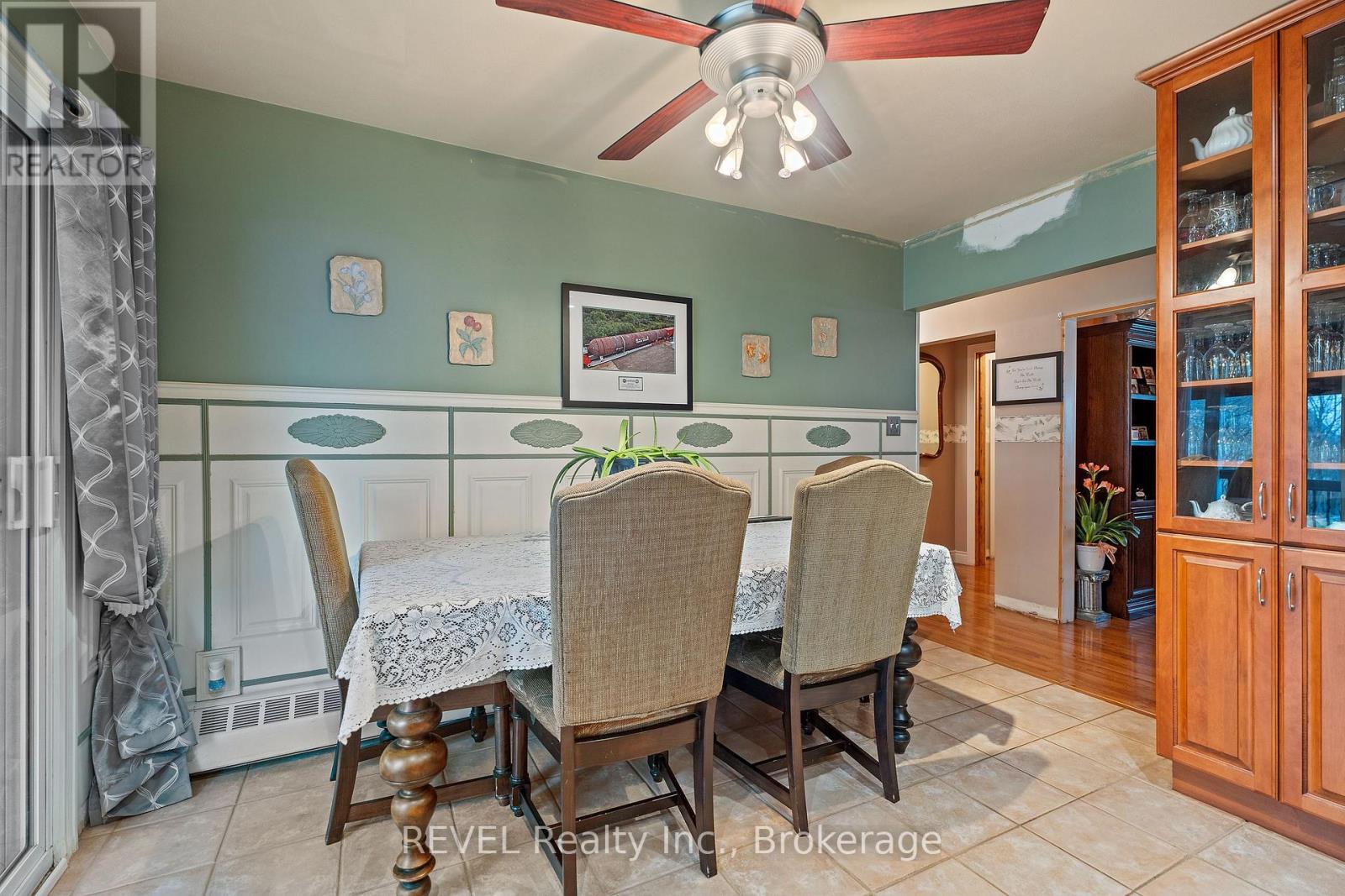 6398 Mountain Road, Niagara Falls, Ontario  L2E 6S4 - Photo 14 - X12068864