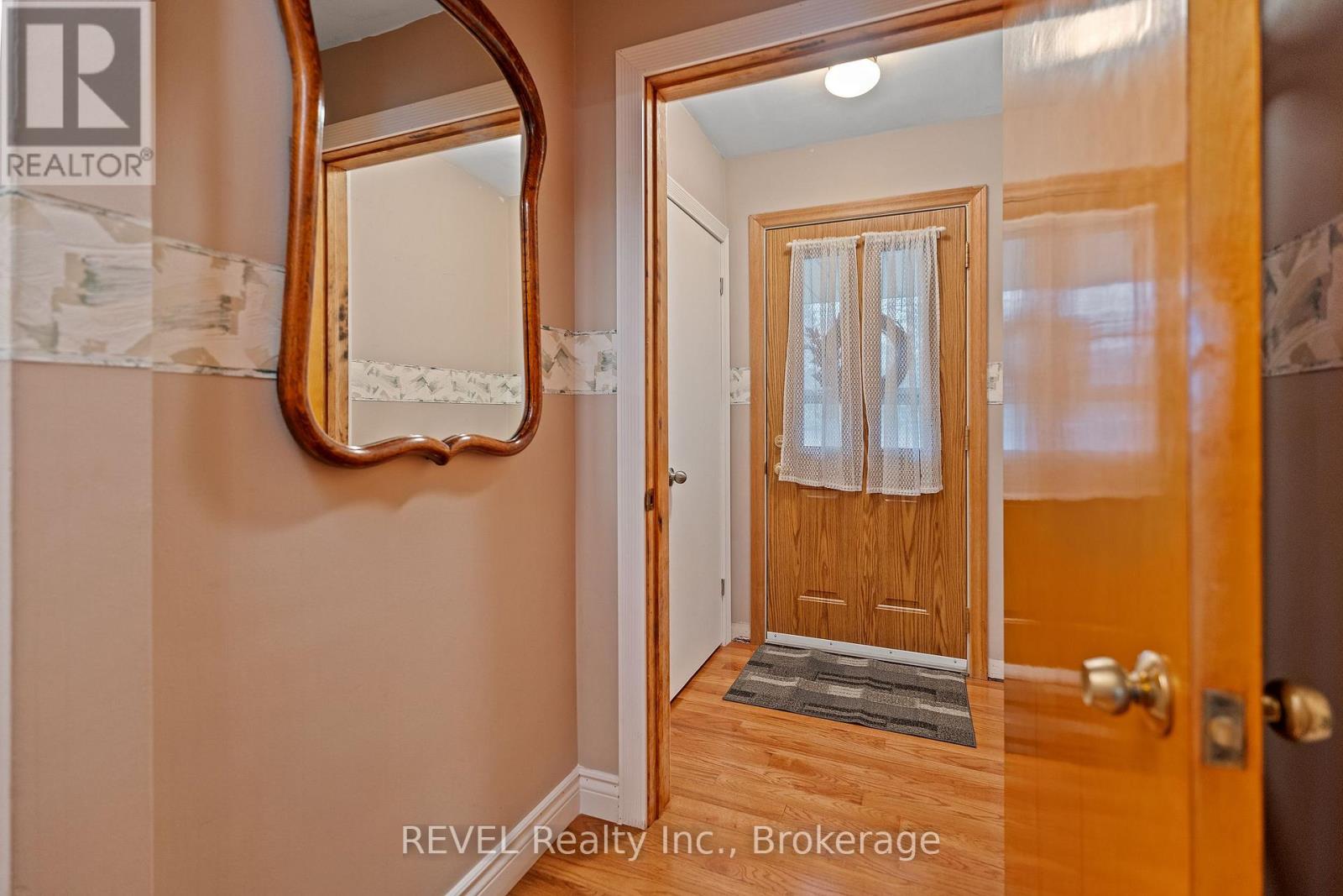 6398 Mountain Road, Niagara Falls, Ontario  L2E 6S4 - Photo 22 - X12068864