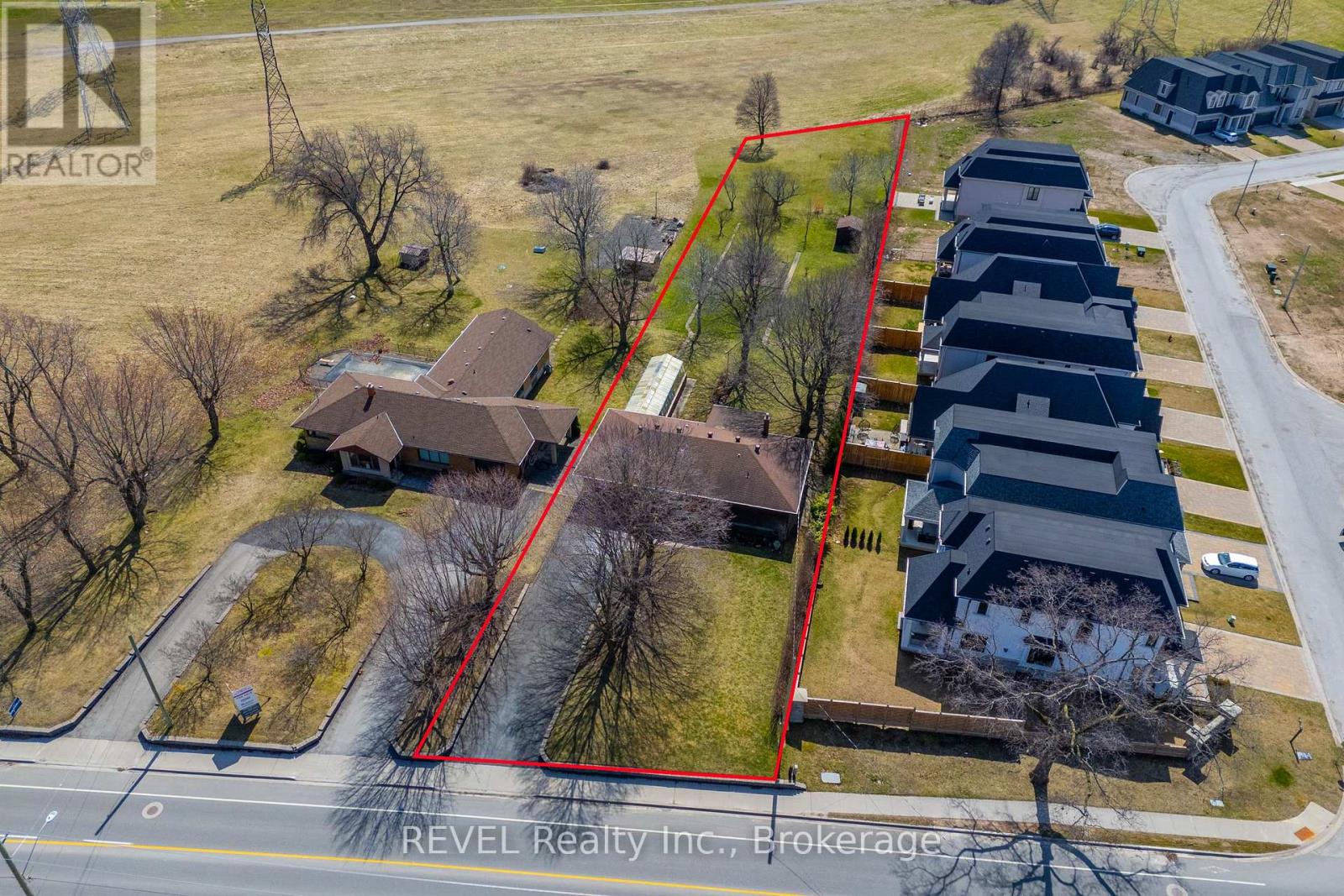 6398 Mountain Road, Niagara Falls, Ontario  L2E 6S4 - Photo 30 - X12068864