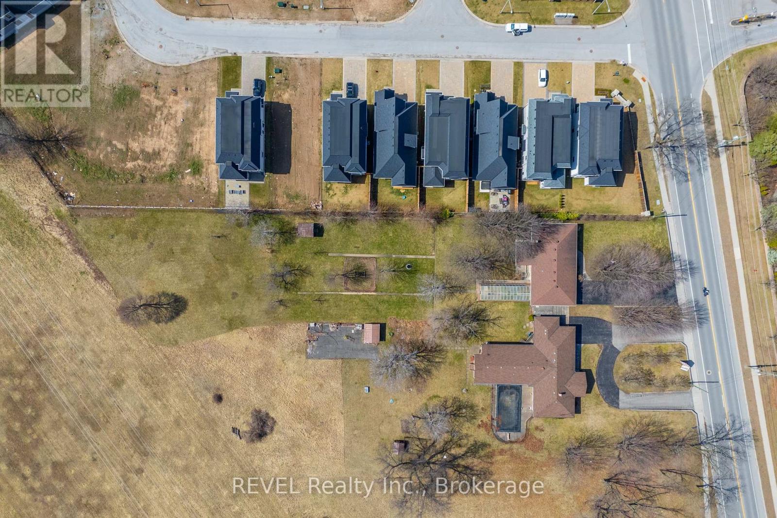 6398 Mountain Road, Niagara Falls, Ontario  L2E 6S4 - Photo 44 - X12068864