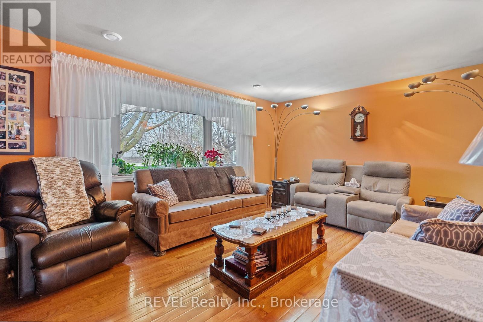 6398 Mountain Road, Niagara Falls, Ontario  L2E 6S4 - Photo 6 - X12068864