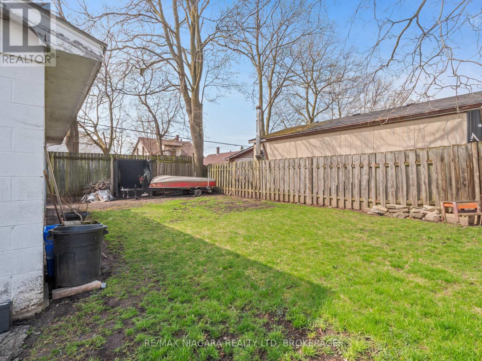 215 Phipps Street, Fort Erie, Ontario  L2A 2V4 - Photo 32 - X12103583