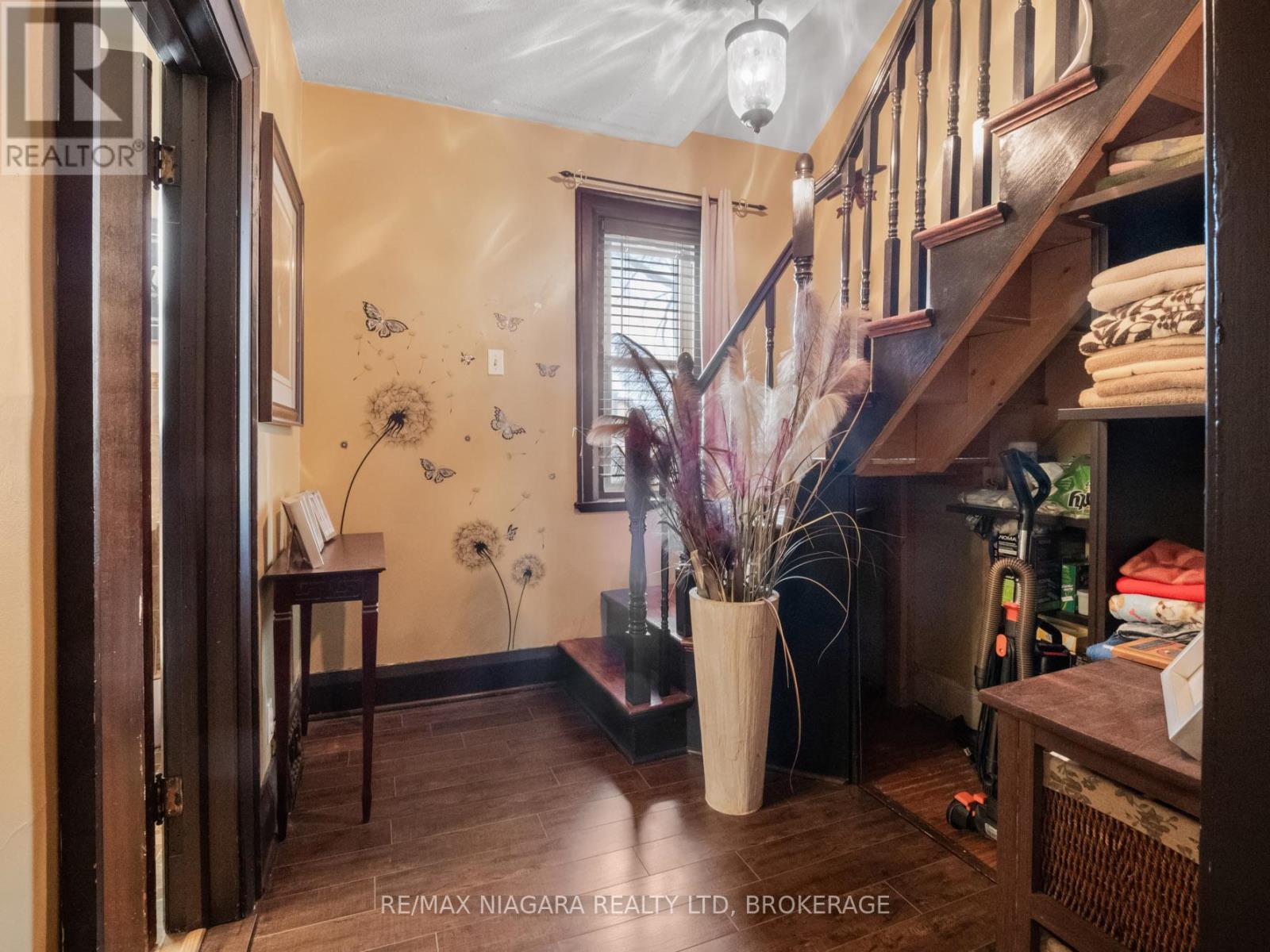 215 Phipps Street, Fort Erie, Ontario  L2A 2V4 - Photo 9 - X12103583