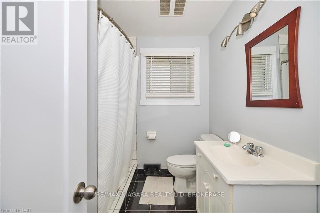 6933 Hagar Avenue, Niagara Falls, Ontario  L2G 5M6 - Photo 12 - X12105678