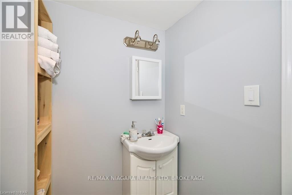 6933 Hagar Avenue, Niagara Falls, Ontario  L2G 5M6 - Photo 18 - X12105678