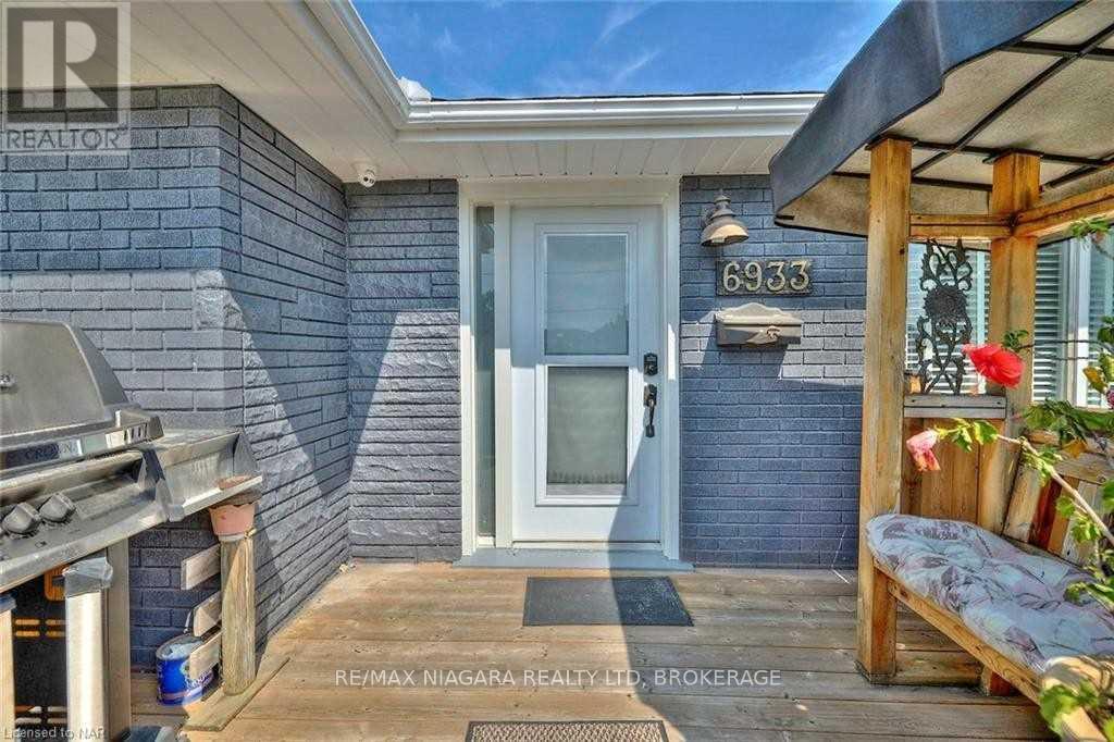 6933 Hagar Avenue, Niagara Falls, Ontario  L2G 5M6 - Photo 2 - X12105678