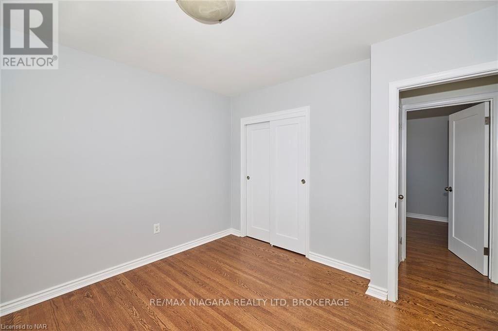 6933 Hagar Avenue, Niagara Falls, Ontario  L2G 5M6 - Photo 9 - X12105678