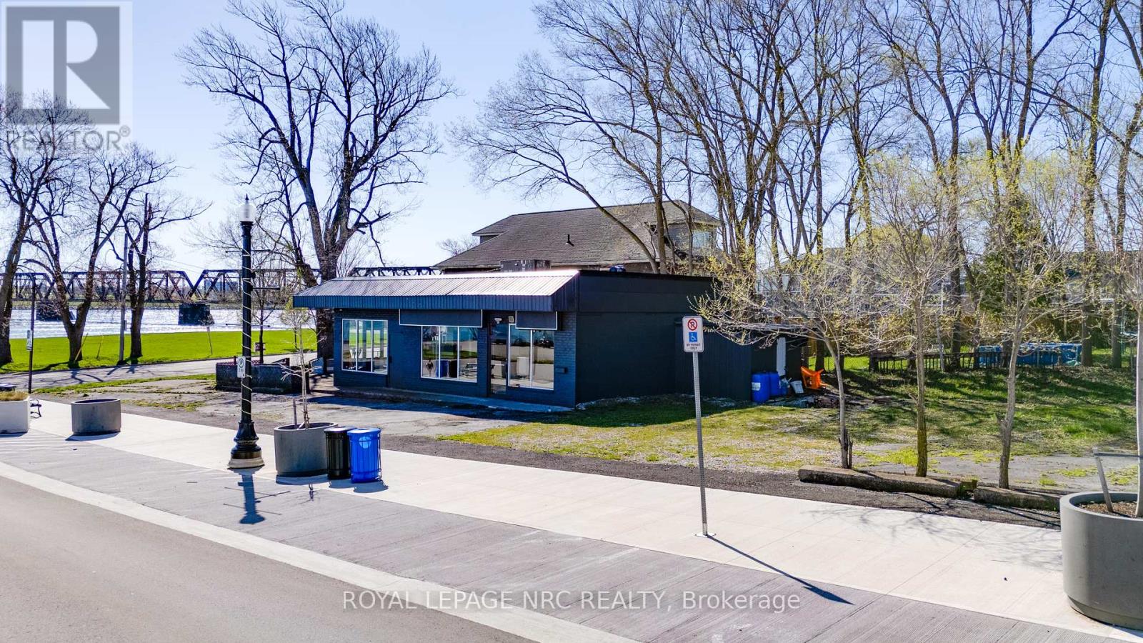 607 NIAGARA BOULEVARD, Fort Erie, Ontario