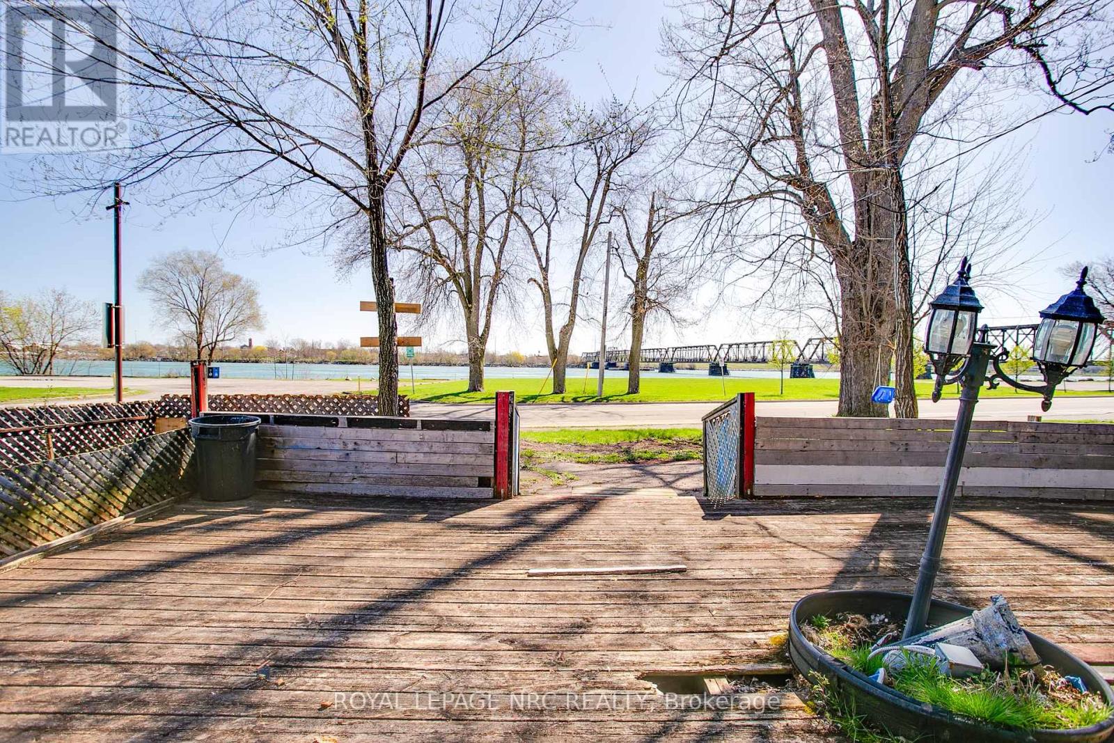 607 Niagara Boulevard, Fort Erie, Ontario  L2A 3H5 - Photo 15 - X12109202