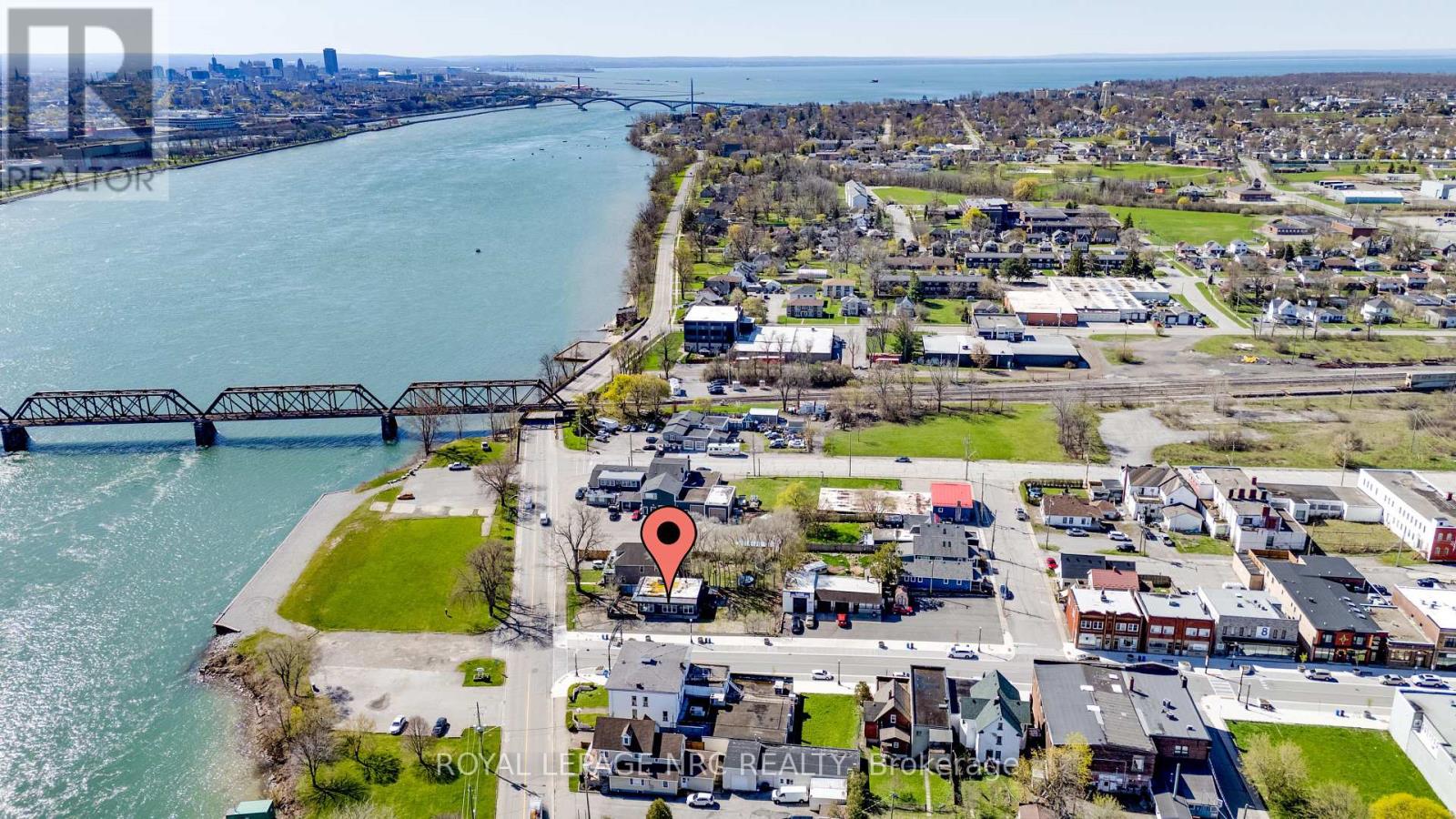 607 Niagara Boulevard, Fort Erie, Ontario  L2A 3H5 - Photo 5 - X12109202