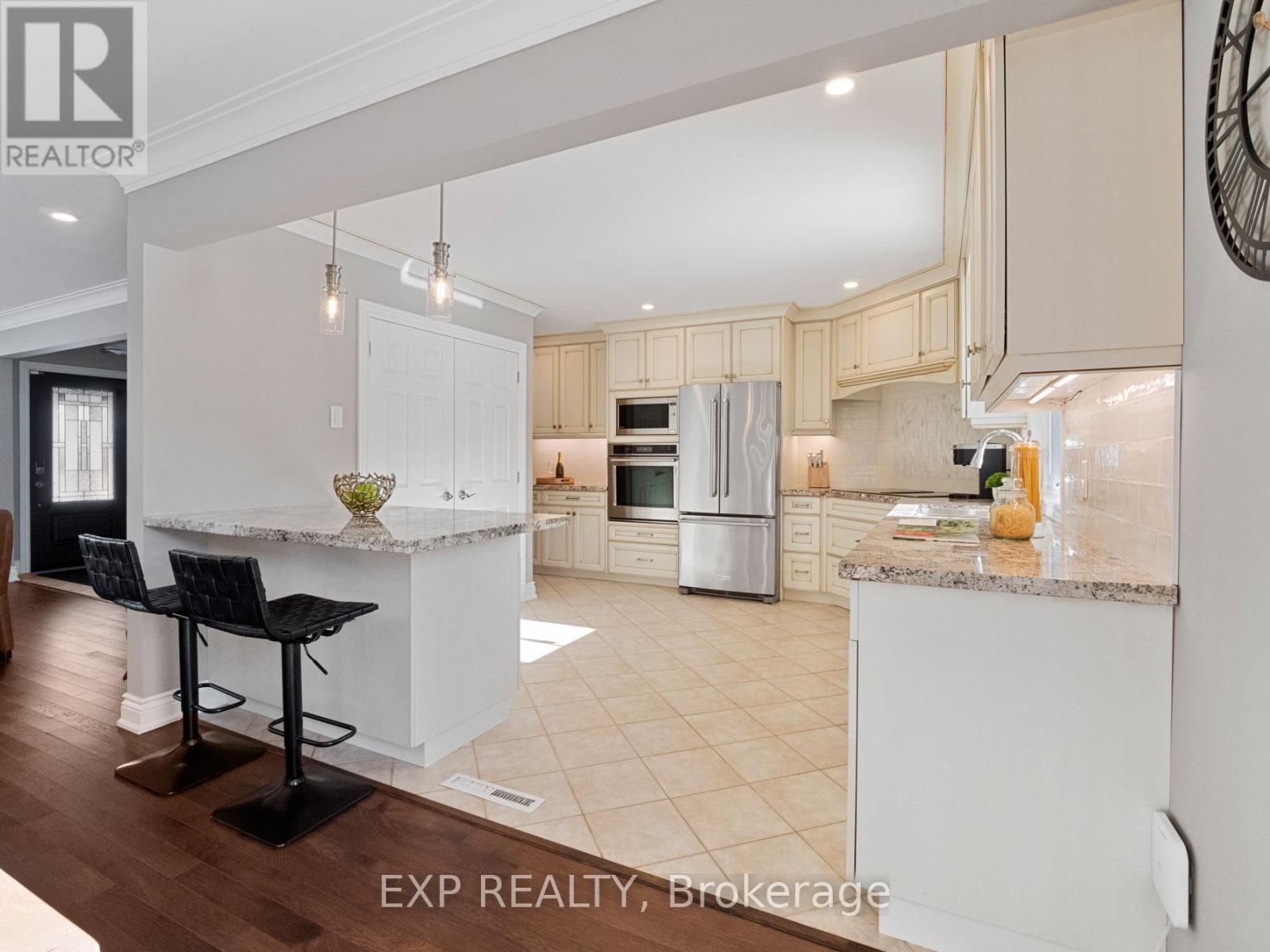 2189 Niagara Parkway, Fort Erie, Ontario  L2A 5M4 - Photo 10 - X12111106