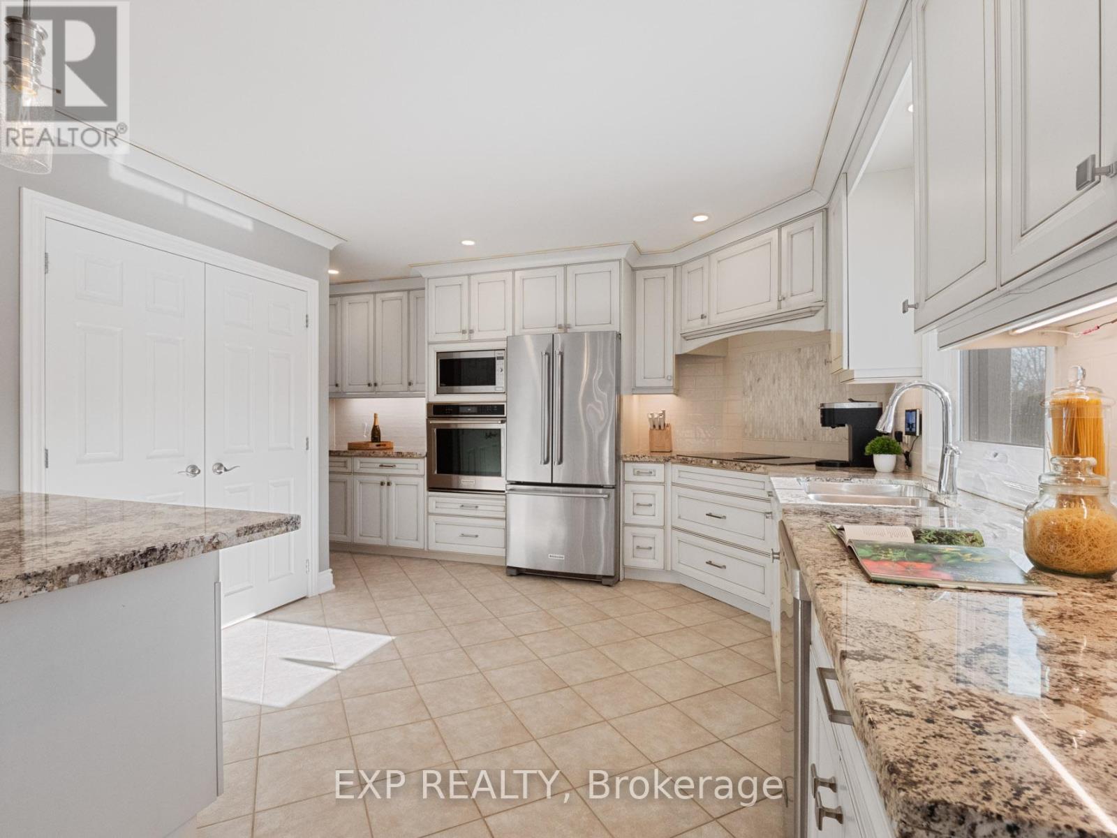 2189 Niagara Parkway, Fort Erie, Ontario  L2A 5M4 - Photo 11 - X12111106