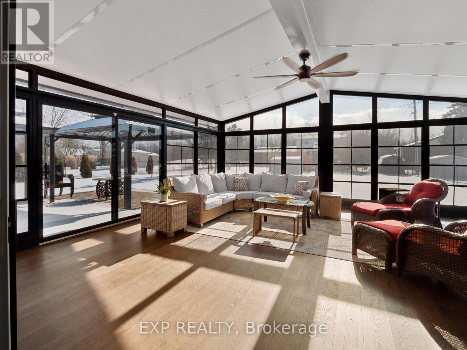 2189 Niagara Parkway, Fort Erie, Ontario  L2A 5M4 - Photo 19 - X12111106