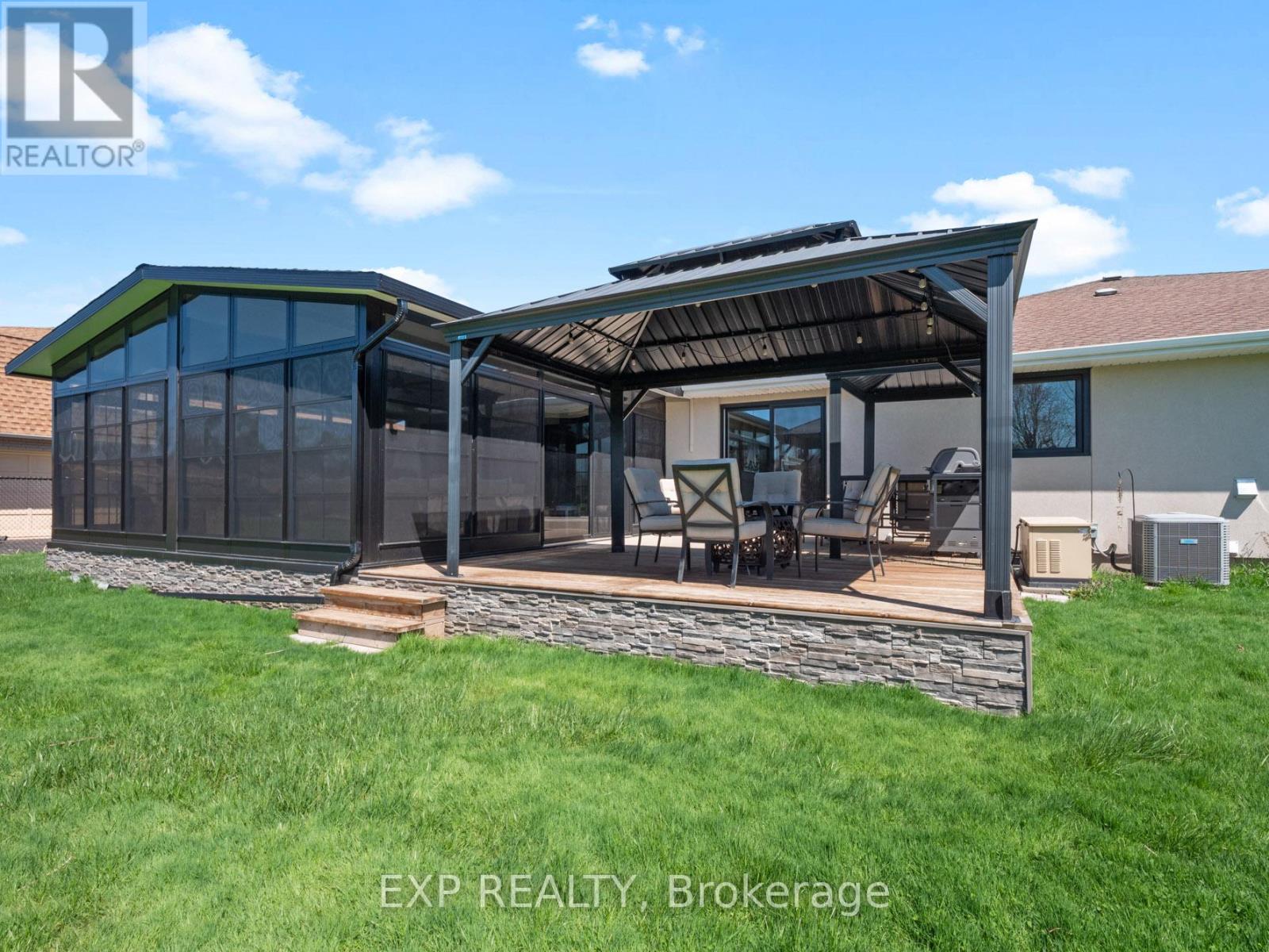 2189 Niagara Parkway, Fort Erie, Ontario  L2A 5M4 - Photo 35 - X12111106