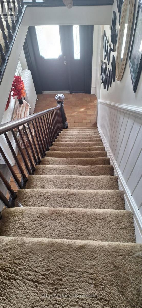 518 King Street, Port Colborne, Ontario  L3K 4H6 - Photo 12 - X12121015