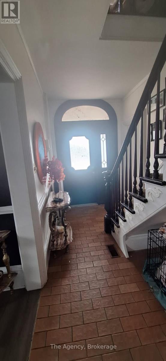 518 King Street, Port Colborne, Ontario  L3K 4H6 - Photo 13 - X12121015