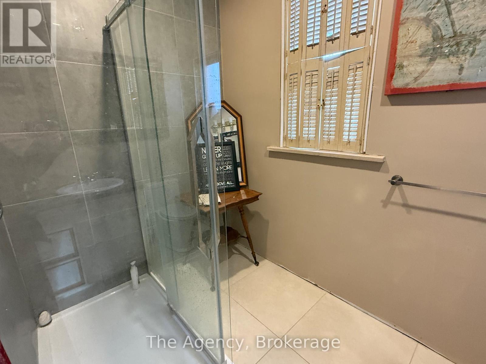 518 King Street, Port Colborne, Ontario  L3K 4H6 - Photo 6 - X12121015