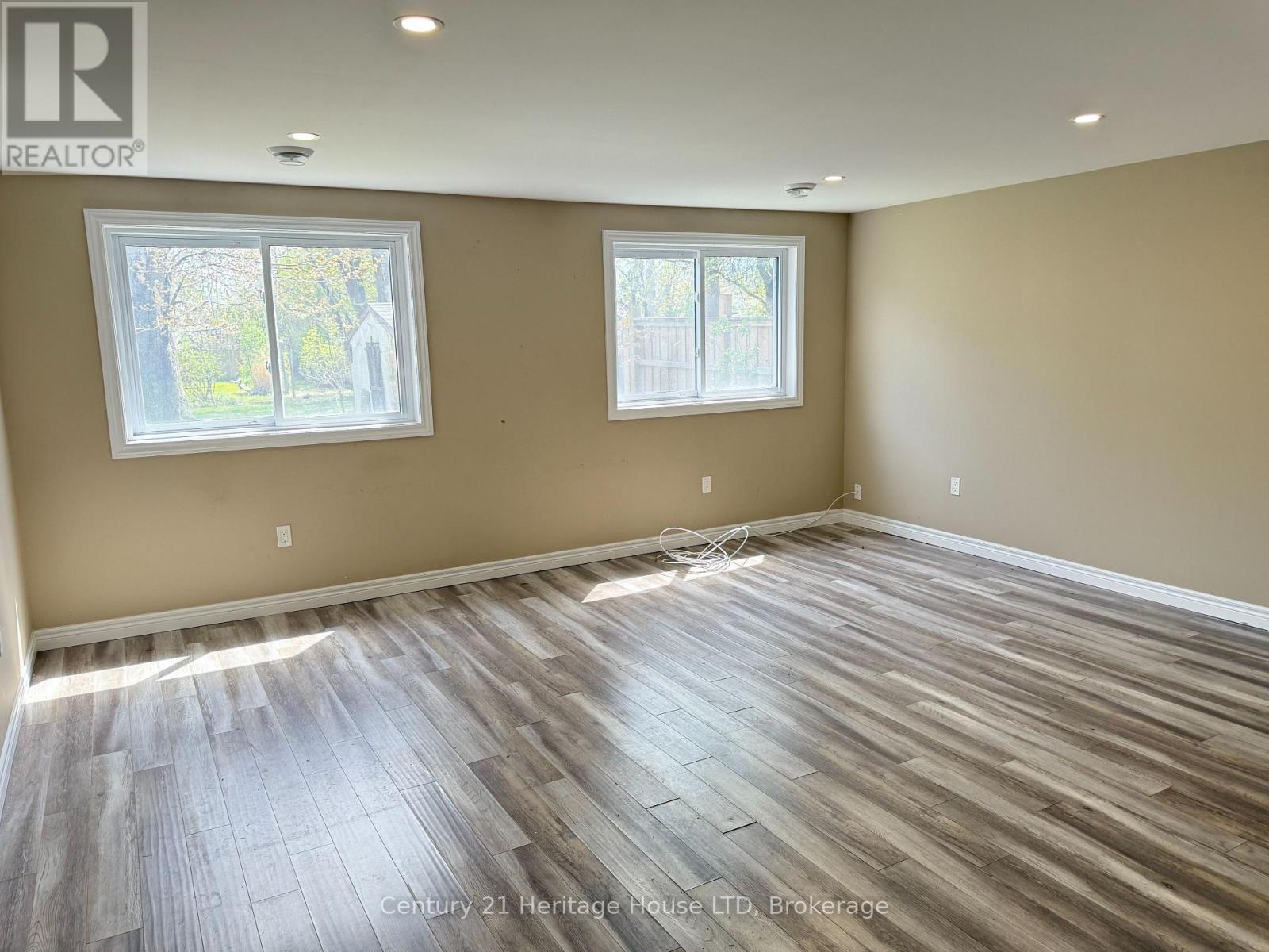 264 Henrietta Street, Fort Erie, Ontario  L2A 2K7 - Photo 10 - X12124904