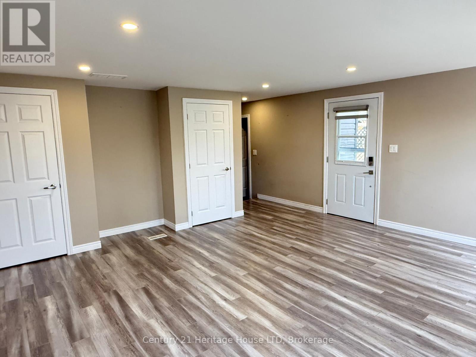 264 Henrietta Street, Fort Erie, Ontario  L2A 2K7 - Photo 11 - X12124904