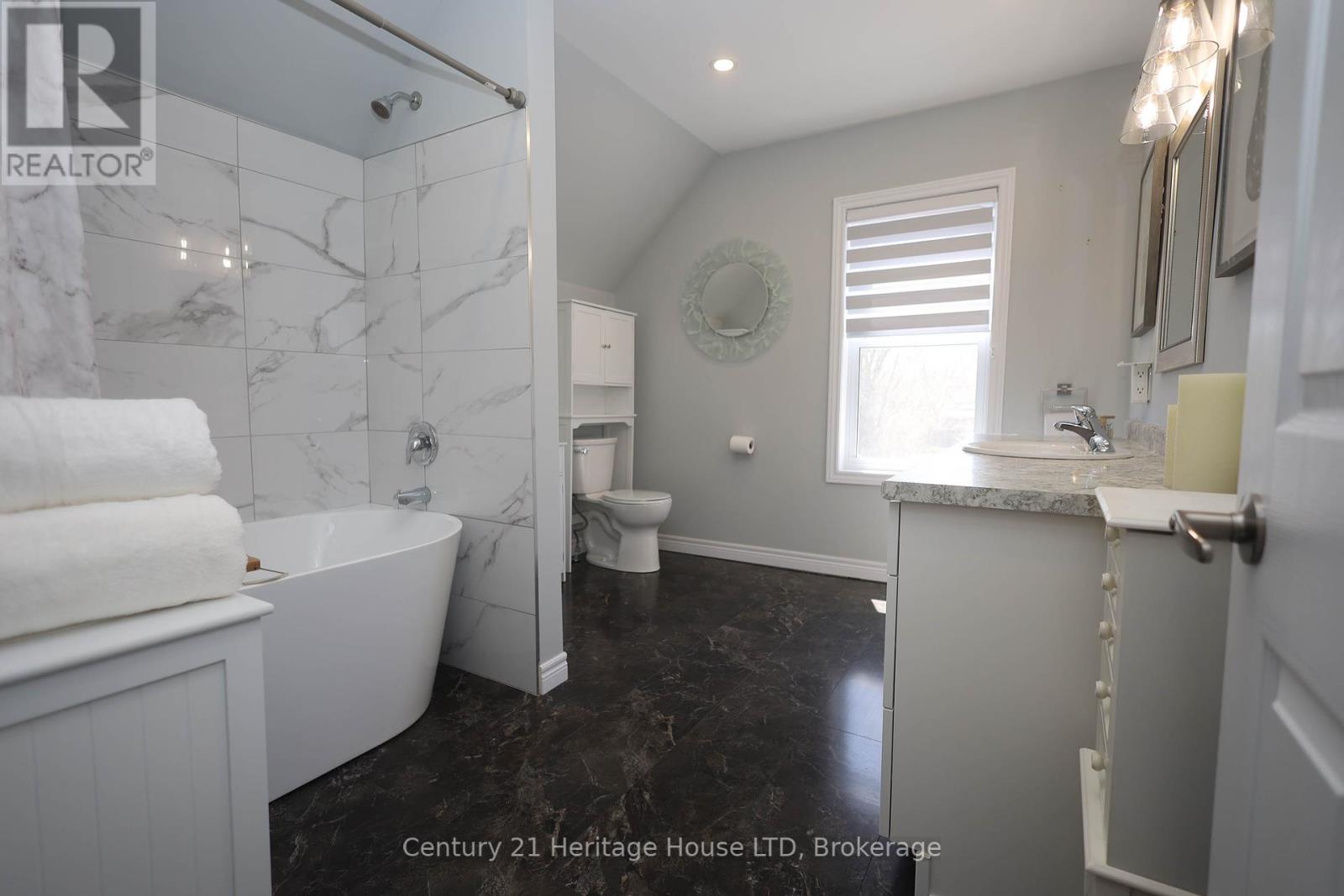 264 Henrietta Street, Fort Erie, Ontario  L2A 2K7 - Photo 19 - X12124904