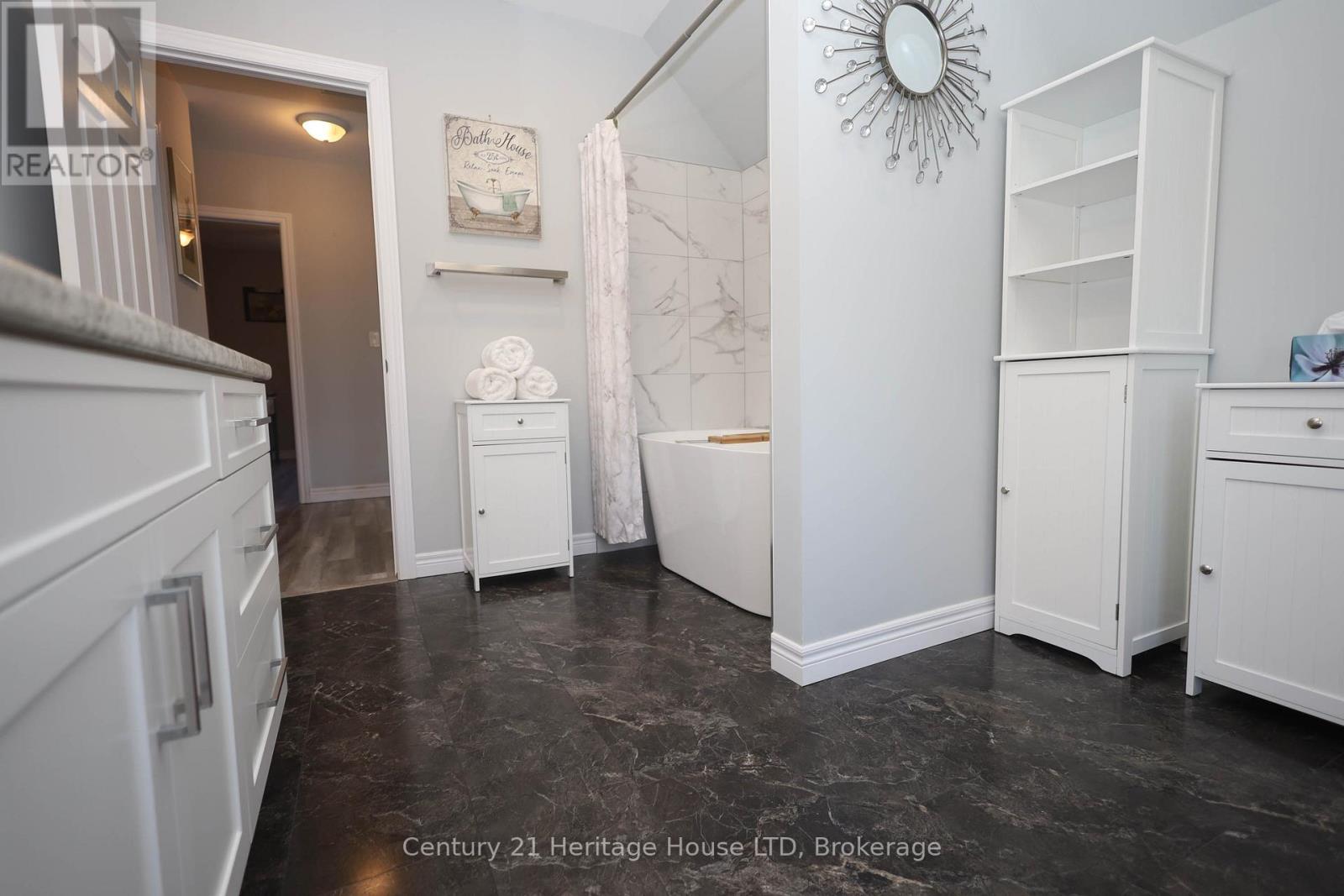 264 Henrietta Street, Fort Erie, Ontario  L2A 2K7 - Photo 21 - X12124904