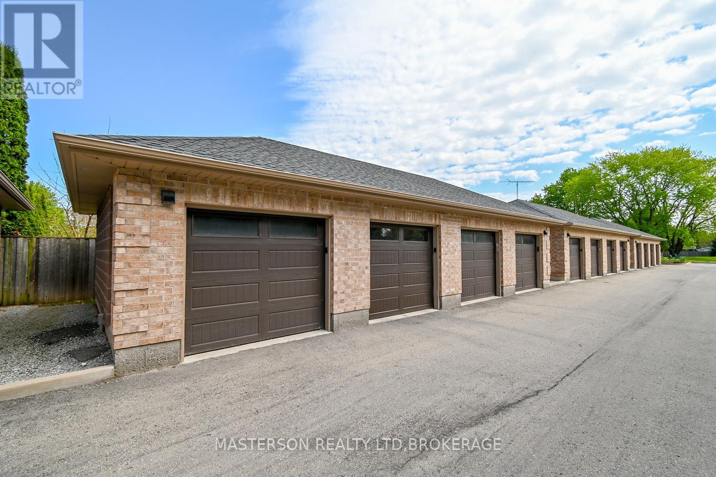 203 - 4644 Pettit Avenue, Niagara Falls, Ontario  L2E 6L5 - Photo 5 - X12146287