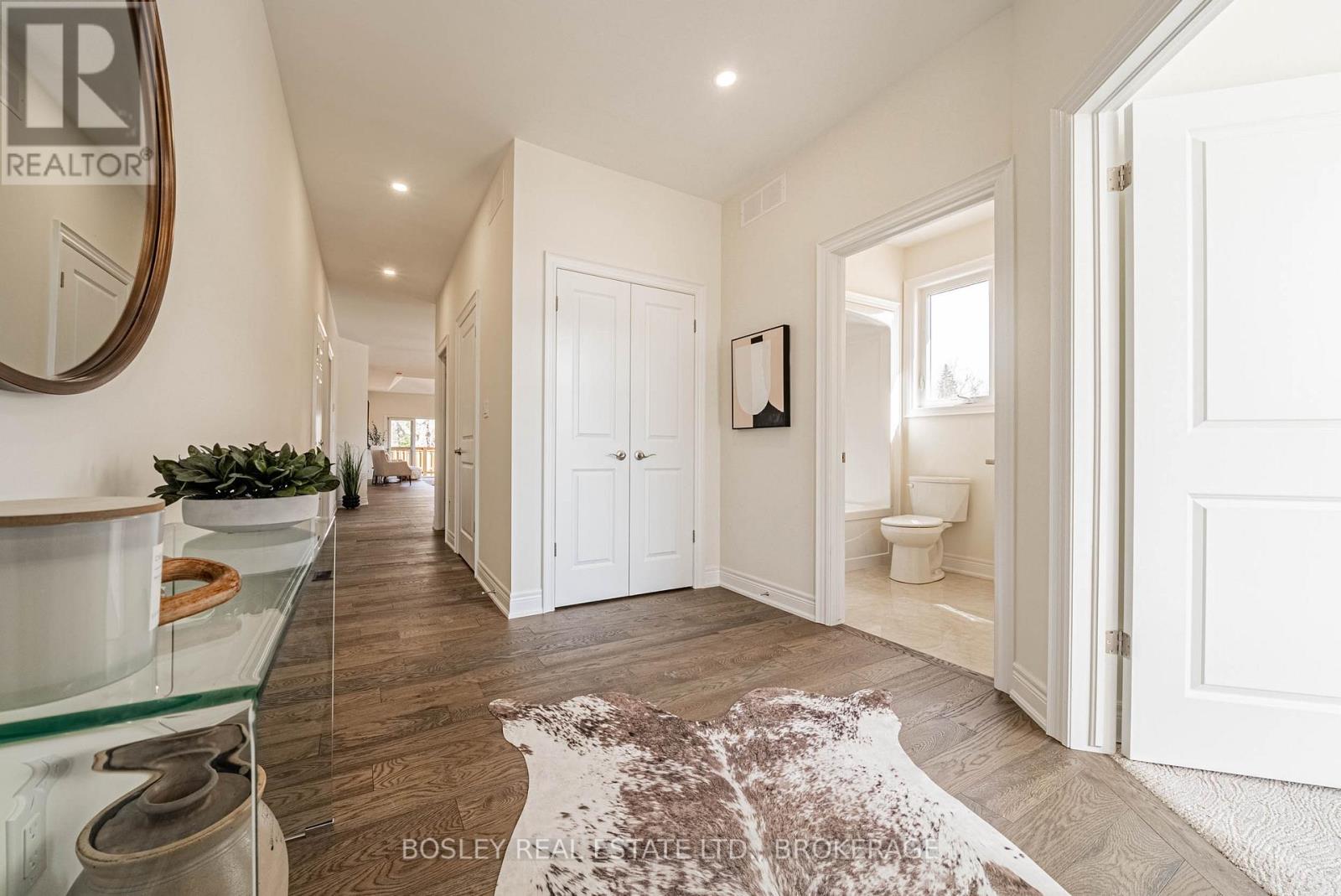 512 Royal Ridge Drive, Fort Erie, Ontario  L0S 1N0 - Photo 4 - X12154202